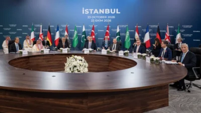 İstanbul'da toplanan 8 ülkenin dışişleri bakanları, bölgedeki çatışmaların çözümü için