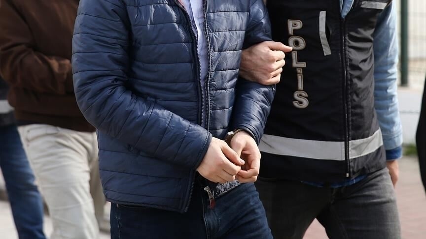 İstanbul'da düzenlenen operasyonda, FETÖ ile bağlantılı 24 kişi gözaltına alındı.