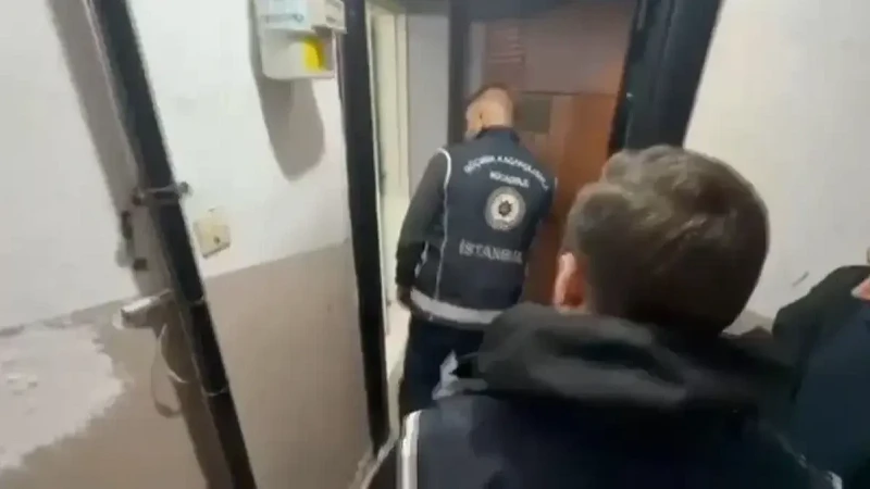 Fatih'te düzenlenen operasyonda zorla çalıştırılan 8 yabancı kadın kurtarıldı, 1