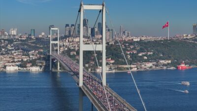 İstanbul Maratonu sebebiyle 1 Kasım'da bazı yollar trafiğe kapatılacak. Sürücüler