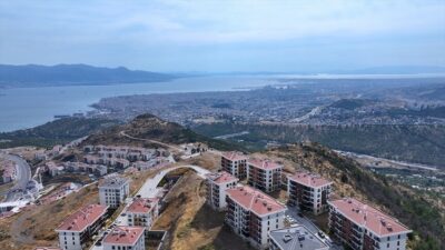 İzmir'de deprem sonrası başlatılan kentsel dönüşüm çalışmaları hızla devam ediyor.