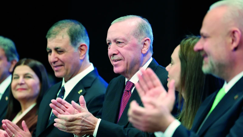 Cumhurbaşkanı Erdoğan'ın katılımıyla İzmir Büyükşehir Belediye Başkanı Cemil Tugay, AK