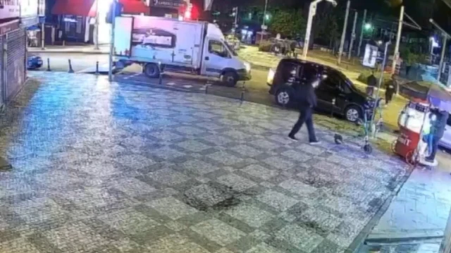 Kadıköy'de bir döviz bürosuna düzenlenen silahlı saldırı sonrası 5 kişi