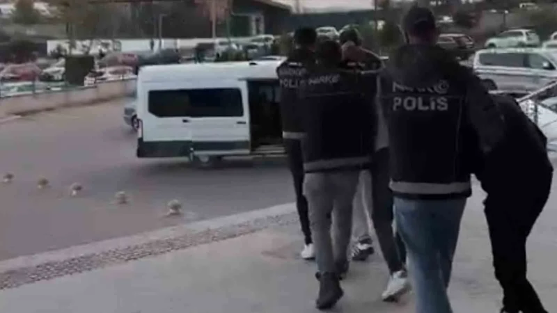 Kırıkkale'de düzenlenen uyuşturucu operasyonlarında 5 kişi tutuklandı, 2 bin 420