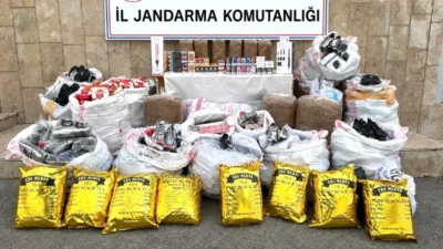 Kırşehir'de jandarma ekipleri, otoyol gişelerinde gerçekleştirdiği operasyonda 2,8 milyon lira
