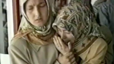 Azerbaycan'daki başörtüsü yasakları, dünya genelinde din özgürlüğü tartışmalarını alevlendirdi. 28