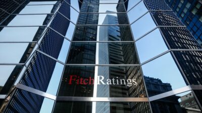 Fitch Ratings, yapay zeka yatırımlarının artmasıyla birlikte küresel kredi risklerinin