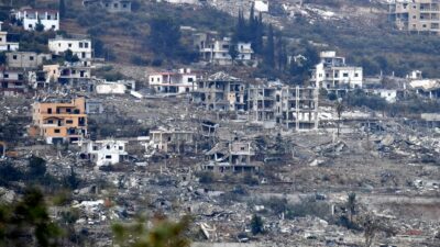 İsrail'in Lübnan'a düzenlediği hava saldırısında biri çocuk 2 kişi yaralandı.