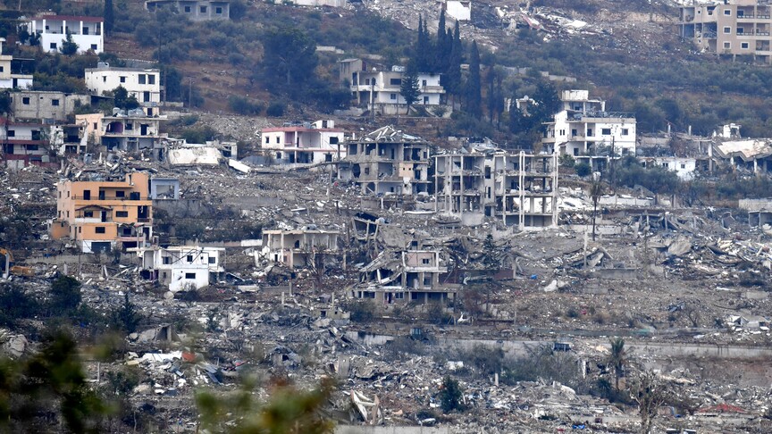 İsrail'in Lübnan'a düzenlediği hava saldırısında biri çocuk 2 kişi yaralandı.