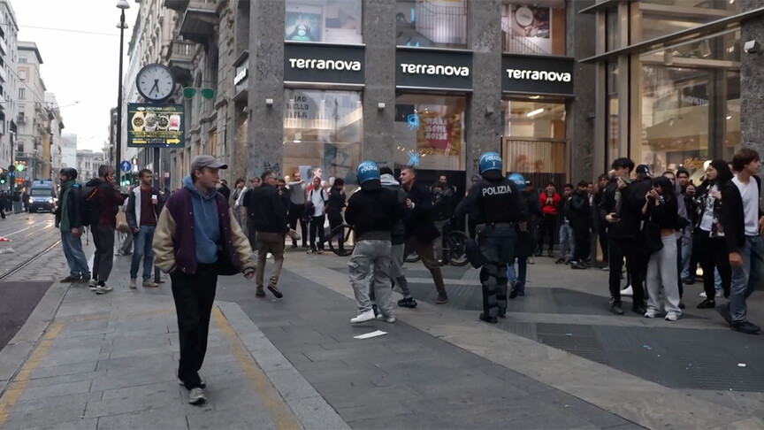 Milano'da düzenlenen gösterilerde 160 kişi gözaltına alındı. Gençlerin toplandığı meydanda