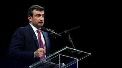 Selçuk Bayraktar, genç bilim insanlarına yönelik yaptığı konuşmada, başarı ölçütlerini