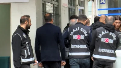 İstanbul'da gerçekleşen sermaye piyasası soruşturmasında gözaltına alınan 12 şüpheli, sağlık