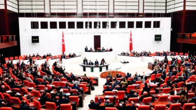 TBMM, iki aylık aranın ardından yarın mesaiye başlayacak. Meclis gündeminde