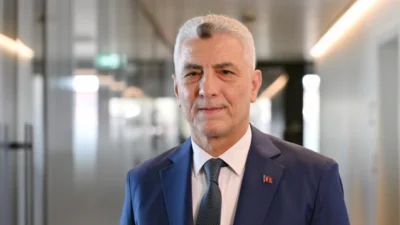 Ticaret Bakanı Ömer Bolat, hakkında çıkan iftiralara belgelerle yanıt verdi.