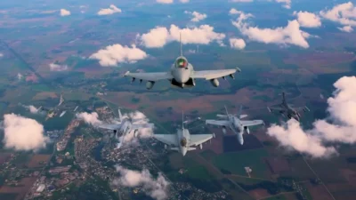 Türk F-16'ları, Litvanya'da NATO'nun medya gününe katılarak hava savunma görevlerini