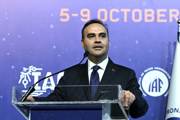 Bakan Kacır, Türkiye'nin 2027'de kendi hibrit itki teknolojisiyle Ay'a ulaşmayı