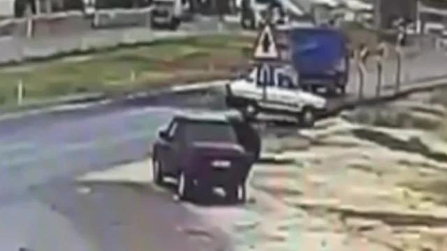 Gaziantep'in Nizip ilçesinde yağışlı havanın etkisiyle meydana gelen trafik kazasında