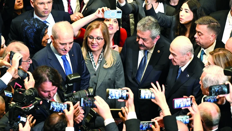 TBMM'de düzenlenen resepsiyonda, Yeni Parti'nin Cumhurbaşkanı Erdoğan'ı terk etmesi siyasi