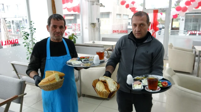 Erzurum'da 150 TL'ye 11 çeşit serpme kahvaltı sunan işletme, sosyal